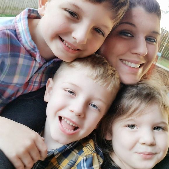 Meet your Posher, Amanda - Picture 1 of 1